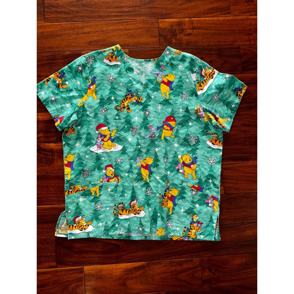 Disney Scrub Top Womens XL Green Winnie the Pooh Christmas V-Neck Pockets